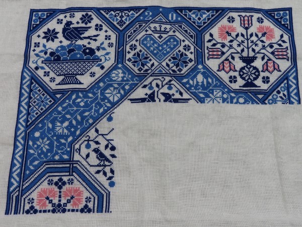 Modern Folk Embroidery　SAL2021　April