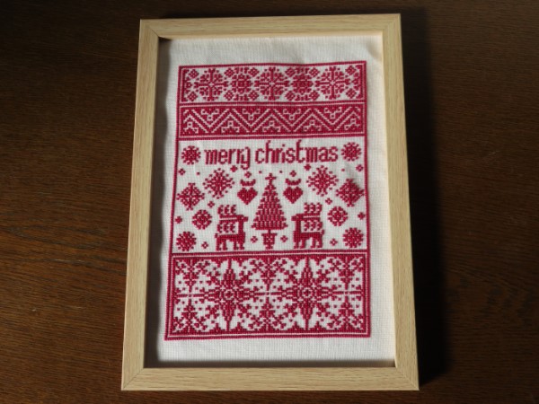 Modern Folk Embroidery　SMALL CHRISTMAS SAMPLER