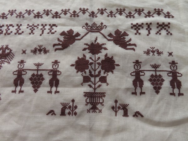 Modern Folk Embroidery MFESAL2022