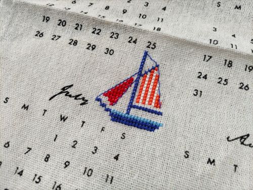 セリア　ファブリックカレンダーにクロスステッチ